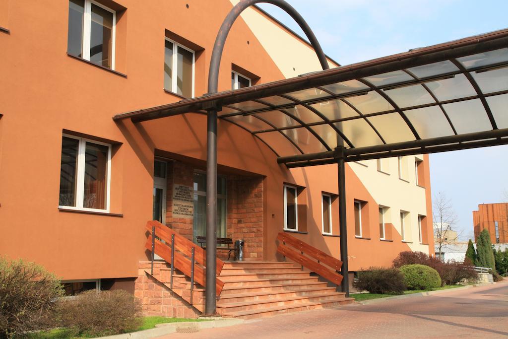 Centrum Konferencyjne Ibib Pan Varşovia Exterior foto